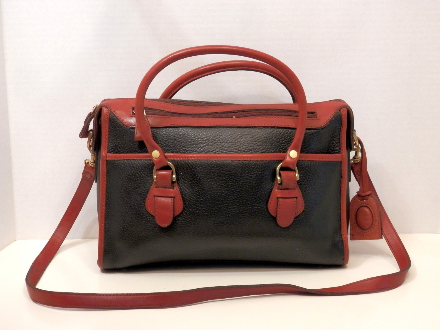Liz Claiborne Cross Body Bag Satchel  // Large Black Pebbled Leather with Cedar Trim