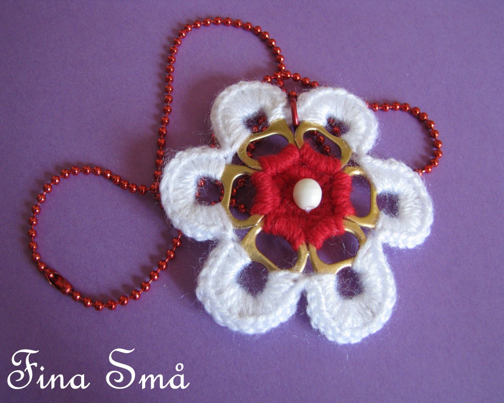 Recycled Crocheted Soda Tab White Flower Necklace