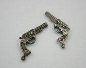 5 pcs.Zinc Gunmetal Star Skull Handgun Pistol Charms Pendants Decorations Findings 22 mm. RCW5