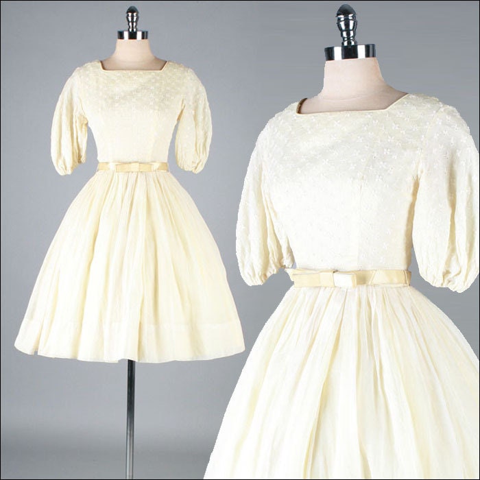 Vintage 1950s Dress . Yellow Eyelet . 3120