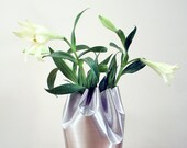 Ratchet vase