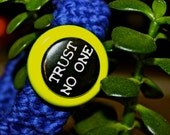 X-Files Trust No One Kitty Cat Collar