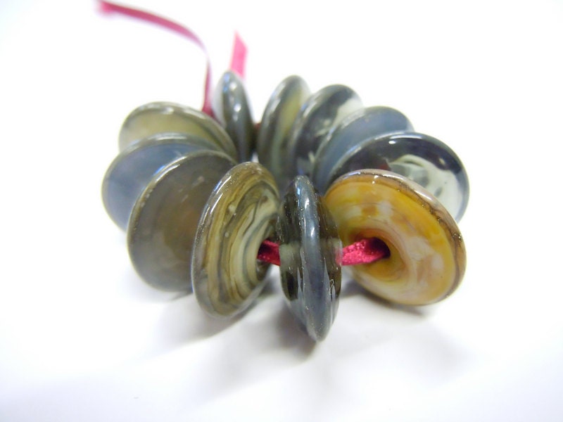 Stoneyard, Set of 11 Lampwork Disc Beads, UK SRA