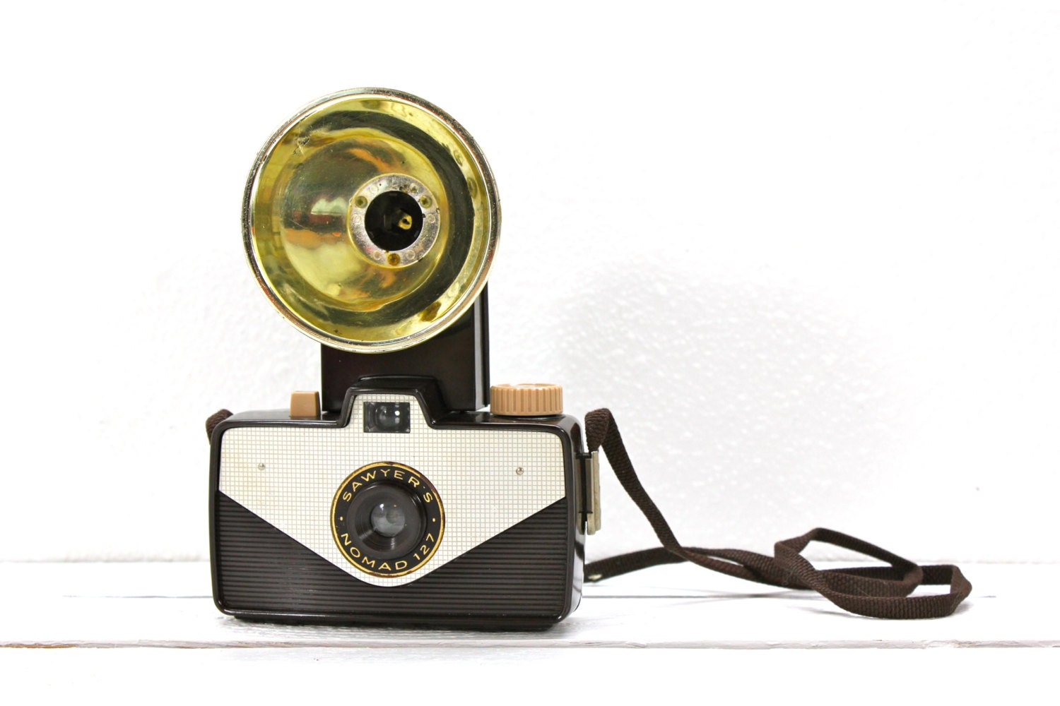 Retro Sawyers Nomad 127 Roll Film Camera with Flash and Strap