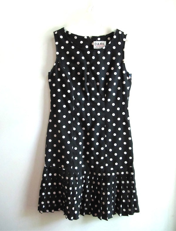 Black White Polka Dot Sleeveless Dress with Pleats