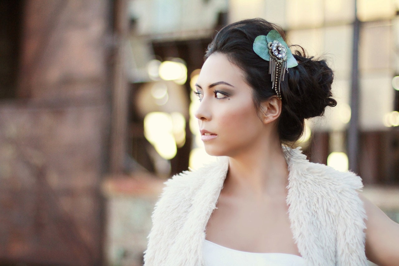 Green Velvety Fascinator with Crystal and Chain - VELVET