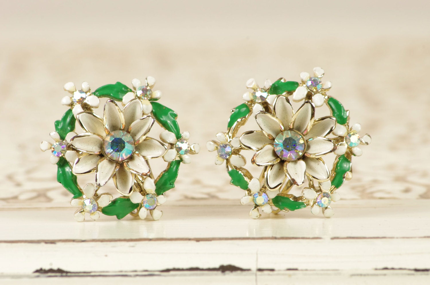Vintage Emerald and Gold Flower Earrings - Costume Jewelry