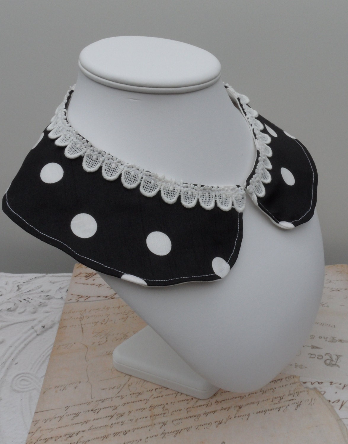 Darling Polka Dots & Lace Detachable Collar // Black and White Peter Pan Collar // Silk Blend, Cotton // Retro-inspired