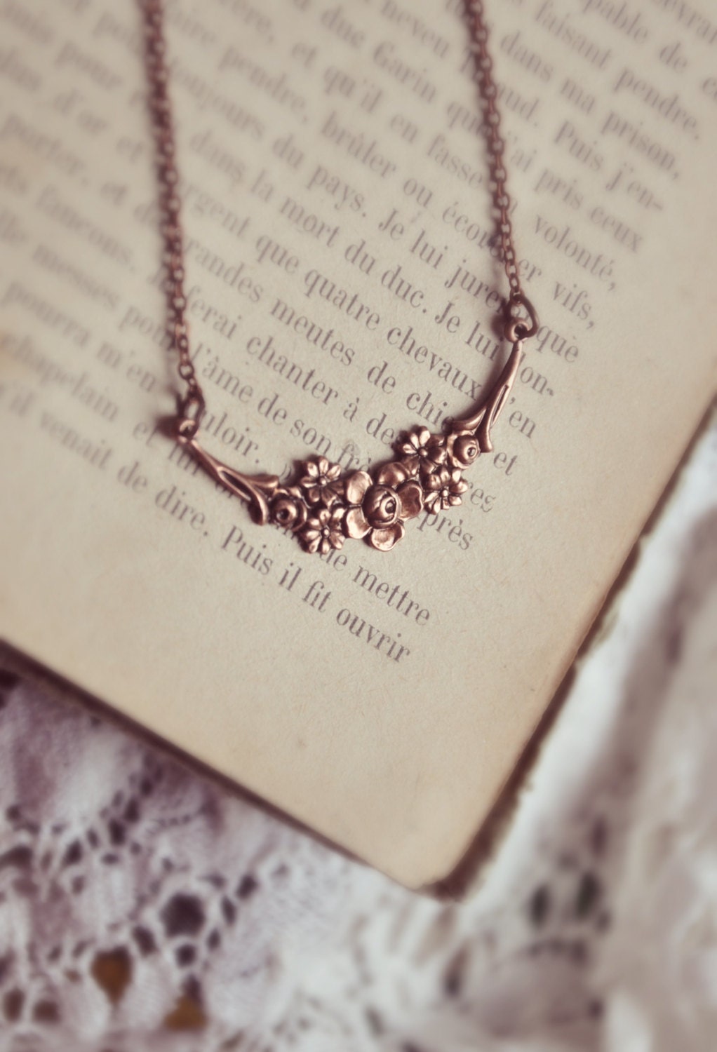 tiny blooms necklace.