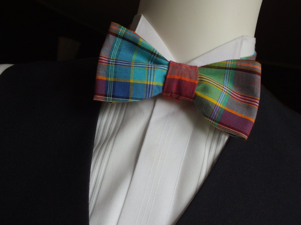 Bow tie - multi-coloured plaidbcotton fabric / freestyle bowtie - I make freestyle bowties for men.