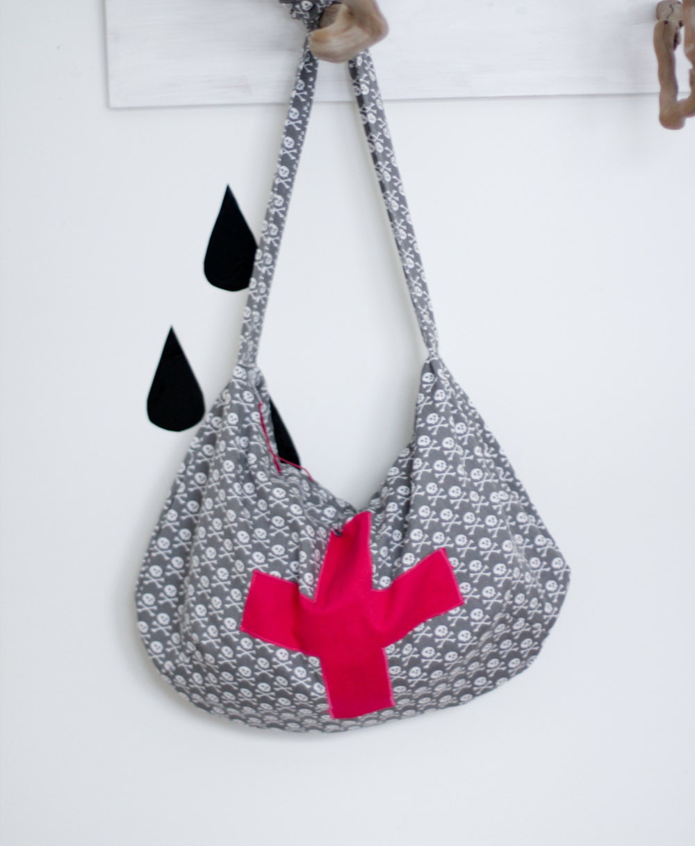 Grey cotton skull cross body bag