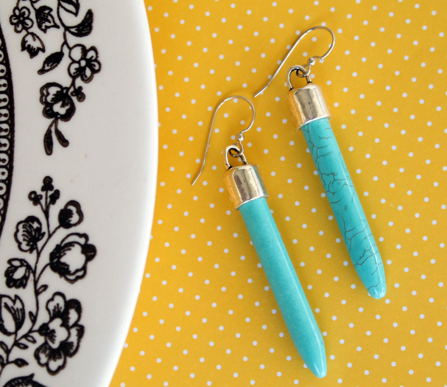 Simple turquoise howlite spike dangle earrings