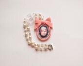 Crystal Cameo necklace - Pink