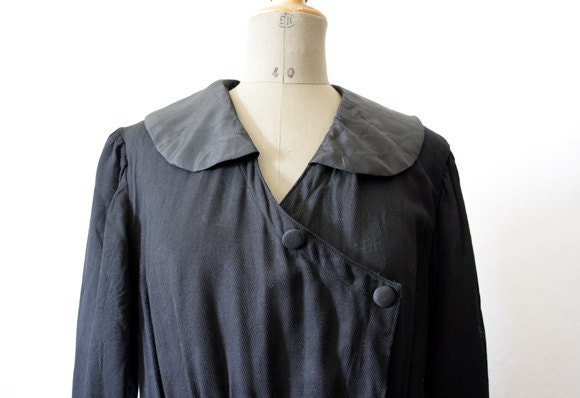 Antique 1900s dress // Black wool and lace // Collectors piece