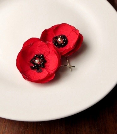 Poppy Flower Bobby Pins, Red and Black Bridal Flowers, Poppy Bridesmaids Small Hair Clips, Poppies Summer Wedding