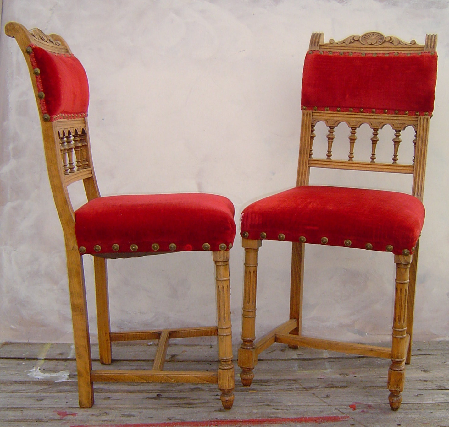 ANTIQUE VINTAGE CHAIRS - Two 2 Eastlake Victorian Carved Walnut Wood Chairs Red Velvet Fabric