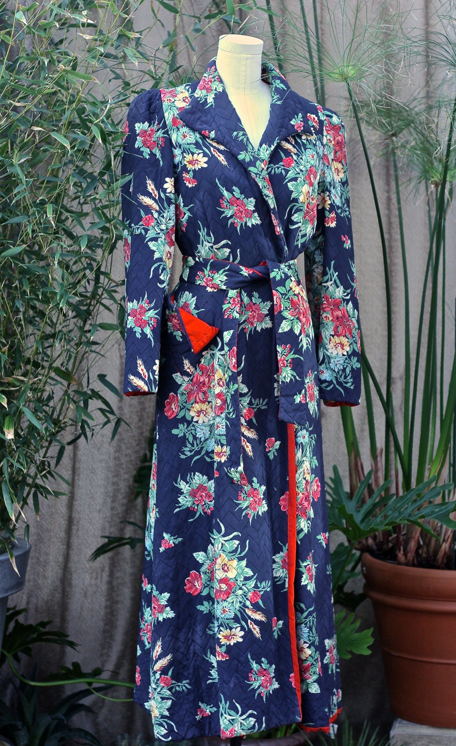 Vintage // 1940s // English Rose Garden // Dressing Gown // Quilted Robe //