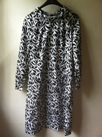 III Handmade Vintage 1960s Black and White Graphic Print Shirt Dress III