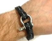 Men's leather bracelet  leather men's cuff bracelet with shackle clasp  - Black -Hand Stitched