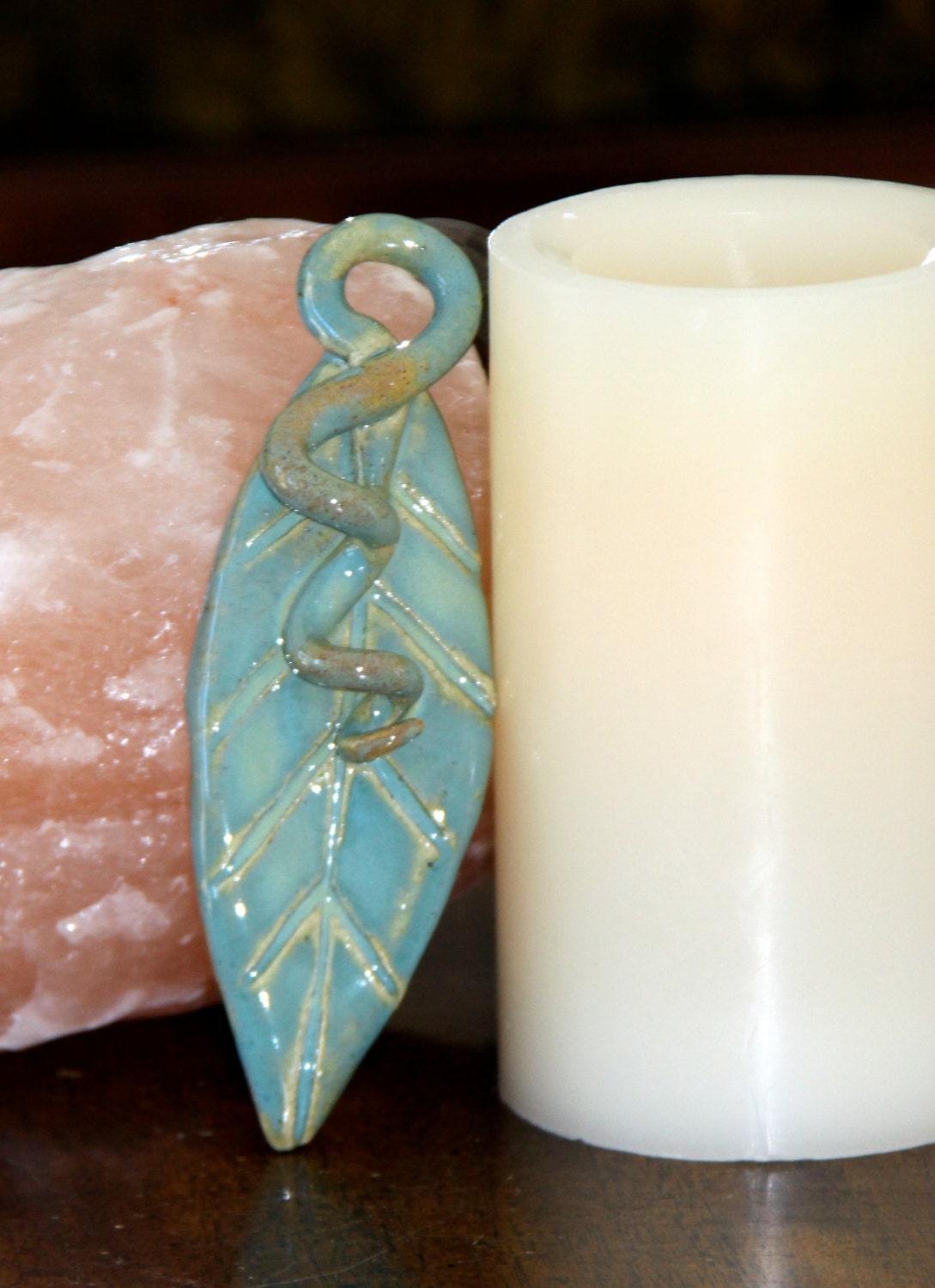 Lil' Teal Green Leaf ceramic wall hanging. Can be a shelf sitter home decoration.