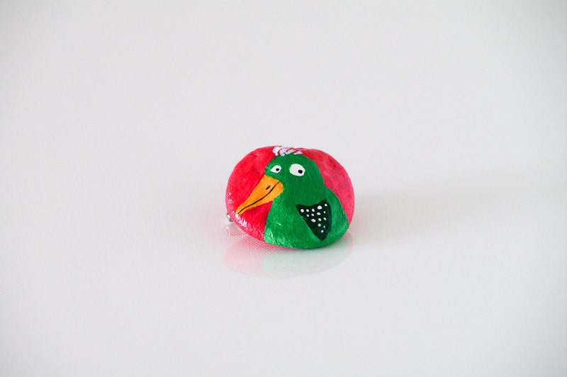 Handmade green bird brooch / Spring jewelry / Pink / Woodland art / Make to order