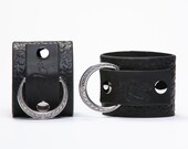 Leather Bondage Cuffs - Black Latigo - Embossed with Thorns - Steel Lead Ring - Ivy Motif