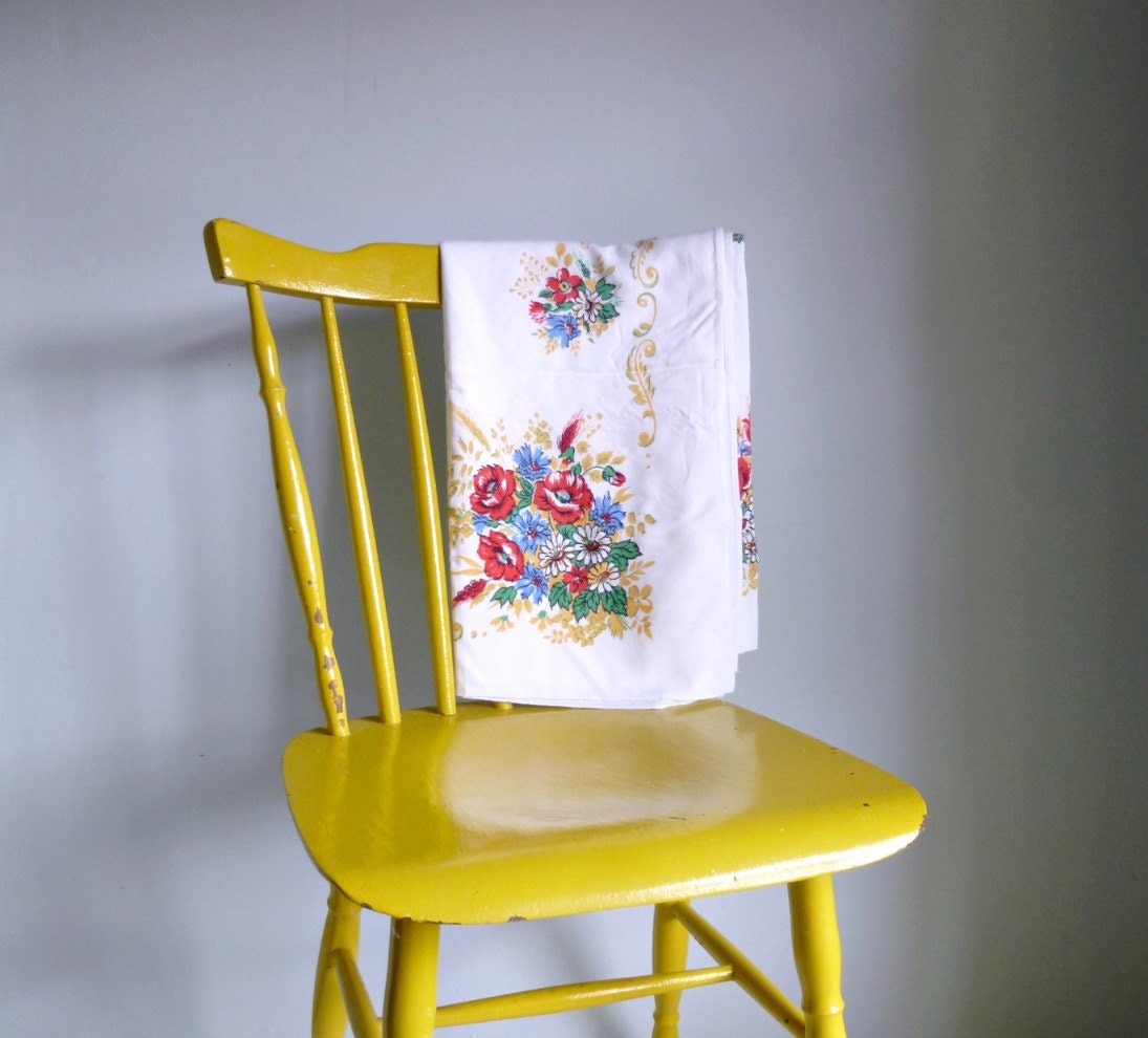 Mid Century 1950's Floral Tablecloth - Poppy Red, Cornflower, Daisy - Cotton, Spring, Easter - Mad Men, Home Decor, Mothers Day, Kitchen