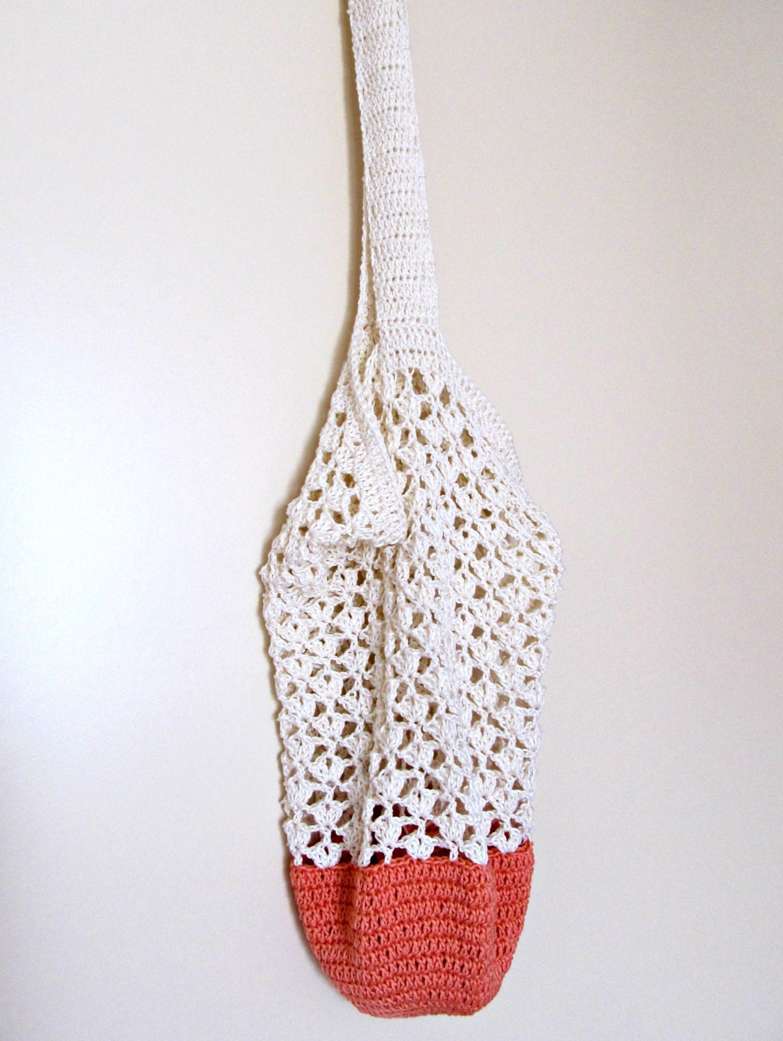 Beach Tote / Large tote bag / Crochet Market Bag in Salmon and off-whte / Shopper bag Europeanstreetteam