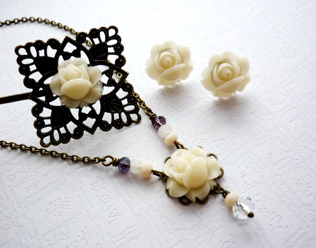 Cream White Wedding Necklace, Earstuds and Hair Pin Set, Bridal, Floral Dreamy Rustic Weddings