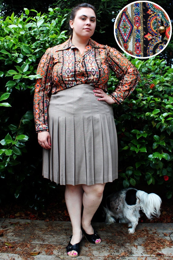 Plus Size - Vintage 1970's Print Metallic Detail Button Front Blouse (Size 12/14)