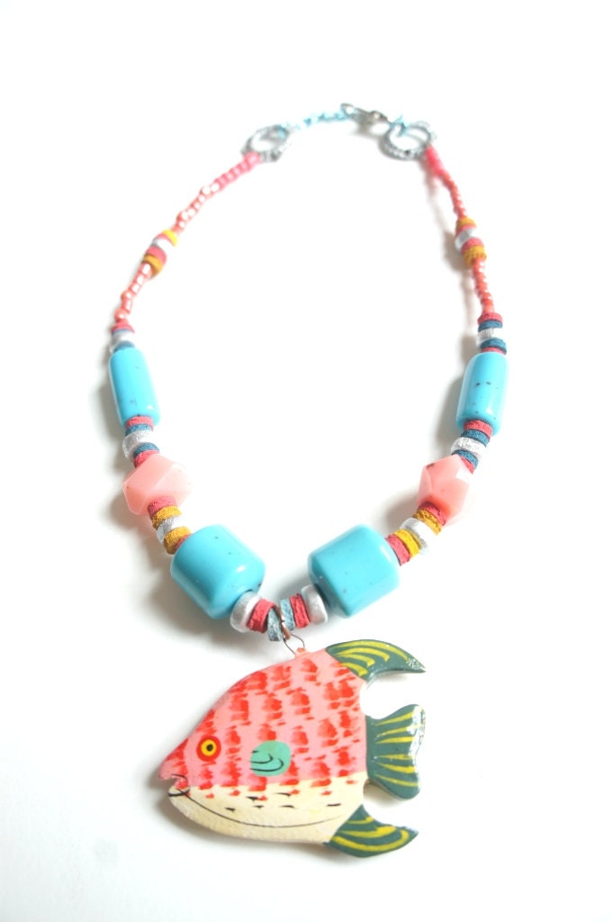 Tropical Waters// Neon Colored Fish Necklace - Karakoncolos