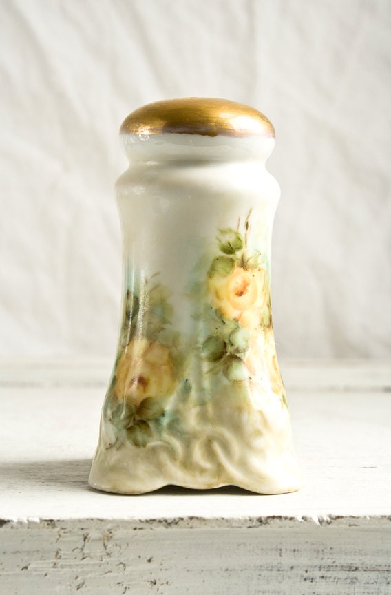 Vintage Flower Salt Shaker / Hand Painted Floral Summer Serving / Farmhouse Kitchen Shabby Chic