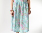 vintage 1970s skirt / 70s floral skirt / Kiley Midi Floral Skirt
