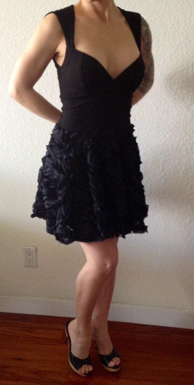Black sweetheart neckline full circle swing dress
