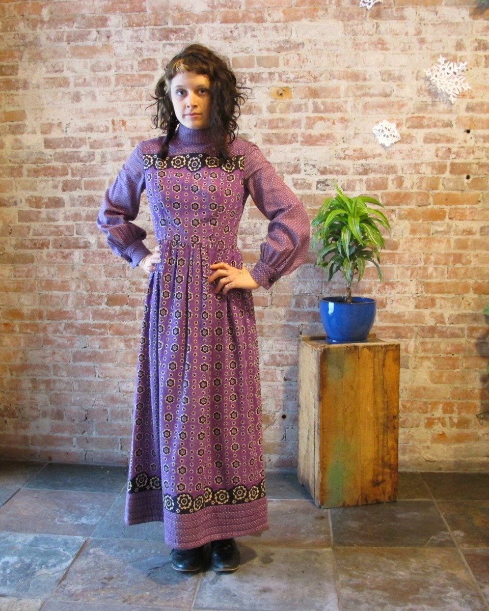 Vintage 1960s Boho Purple Flower Print Dress