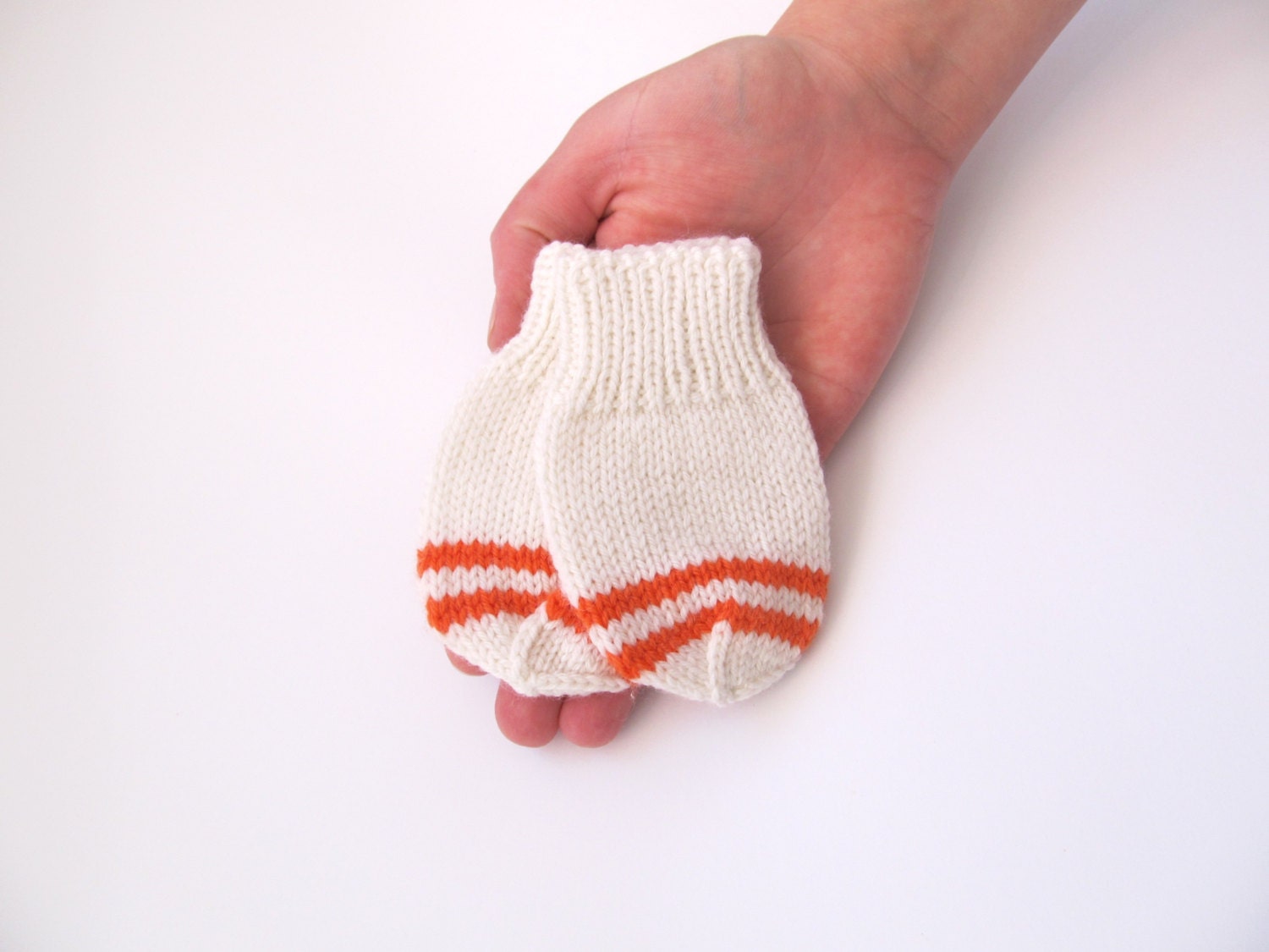 Merino Wool Knitted Baby Mittens, Super Soft Baby Mittens, Wool Newborn Mittens, Newborn gifts, gift under 20