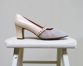 Vintage 1970s Shoes / 70s Beige Suede Leather Mary Jane Pumps / Size 8.5 US