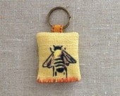 Vintage Fabric Keyring Keychain 50s Barkcloth Bee
