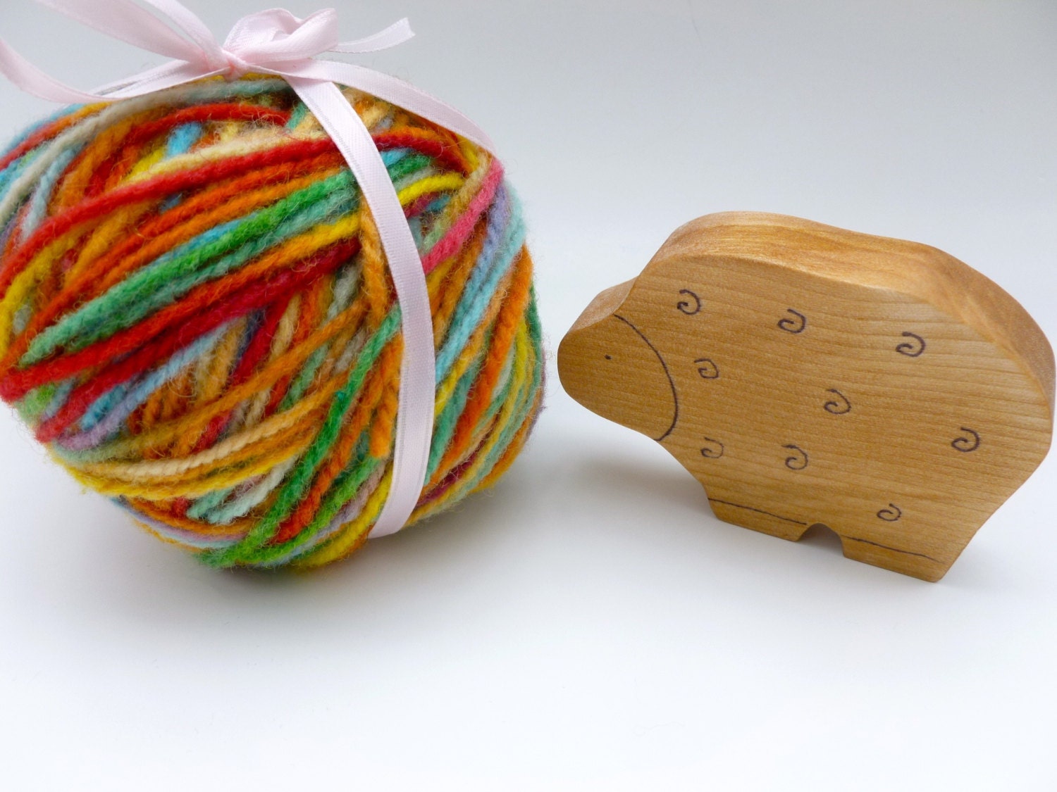 Surprise yarn ball knitting, finger knitting