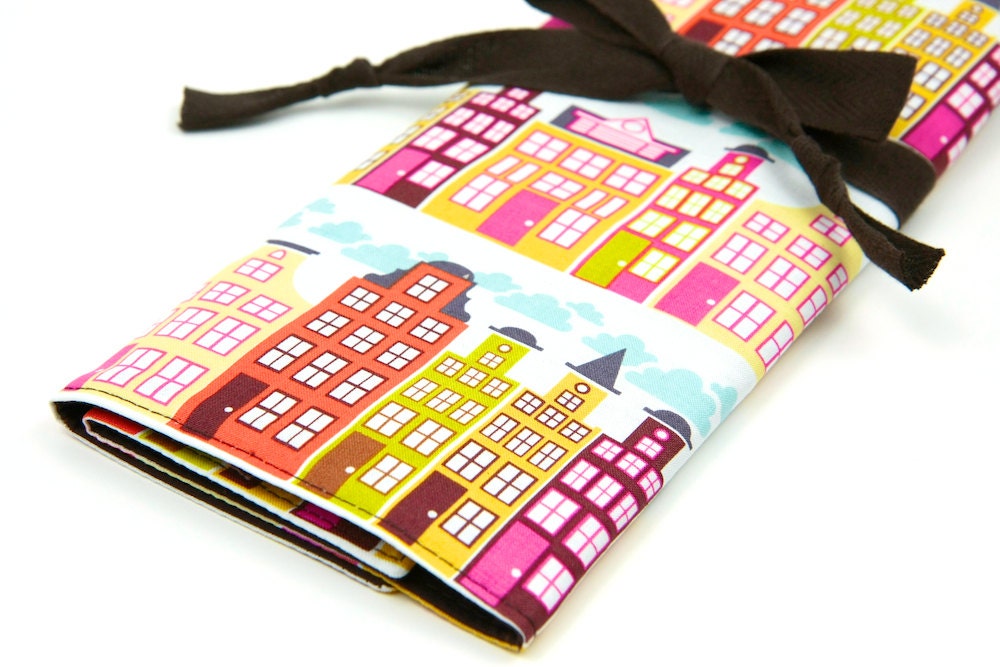 Knitting Needle Case Organizer Large - HELSINKI -  30 brown pockets for all sizes or paint brushes, colored pencils