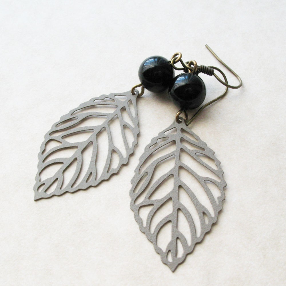 Leaf Earrings - Champagne Dangle Earrings - Autumn Smoke - Gifts Under 15.00 - pulpsushi