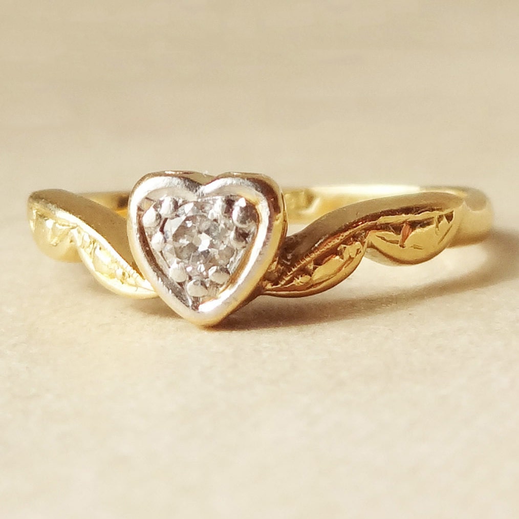Art Deco Diamond Solitaire Heart Ring, 1920's Diamond Platinum & 18k Gold Scalloped Band Engagement Ring Size US 4.75