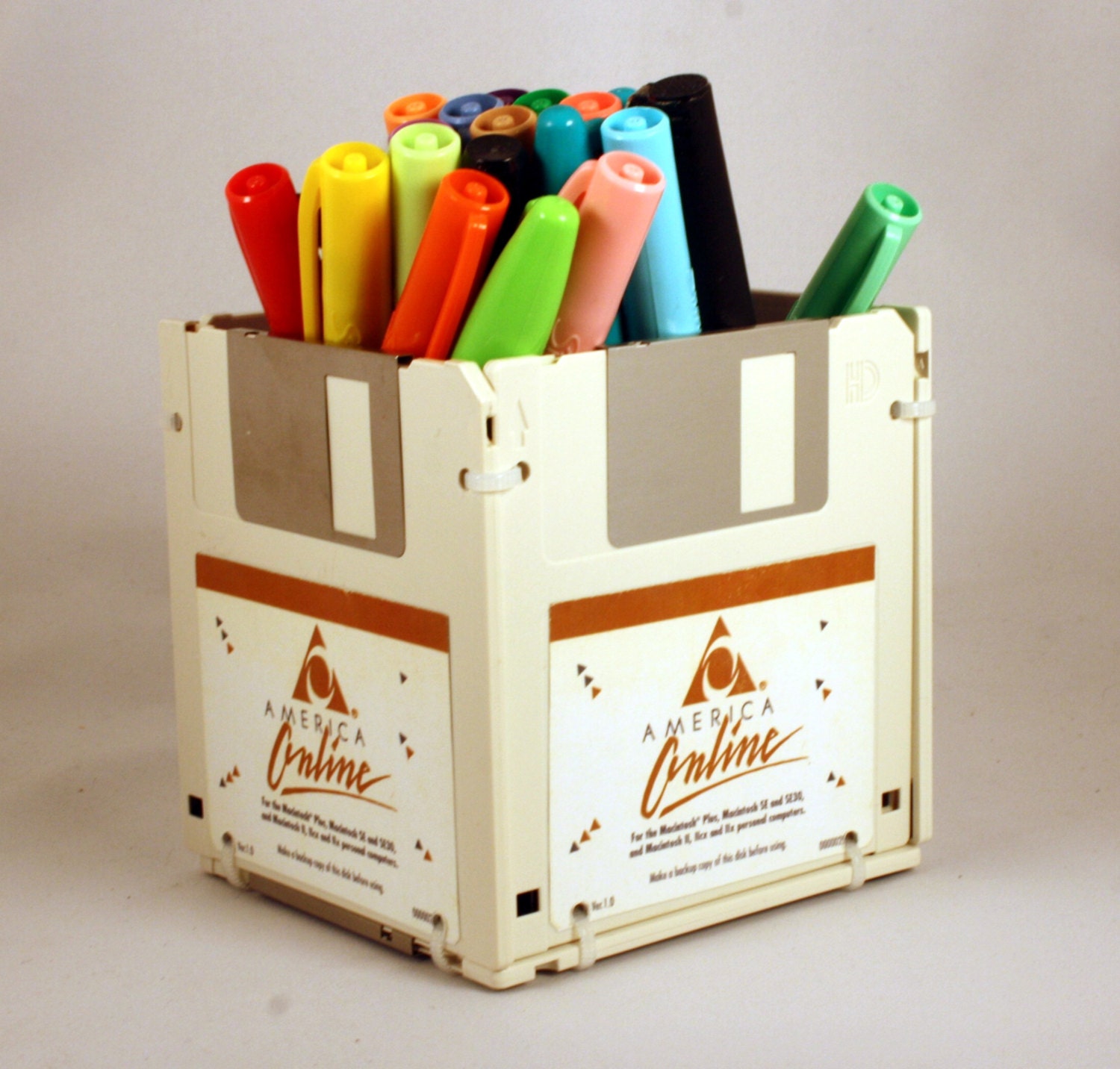 AOL 1.0 Floppy Disk Pen and Pencil Holder (WHITE)