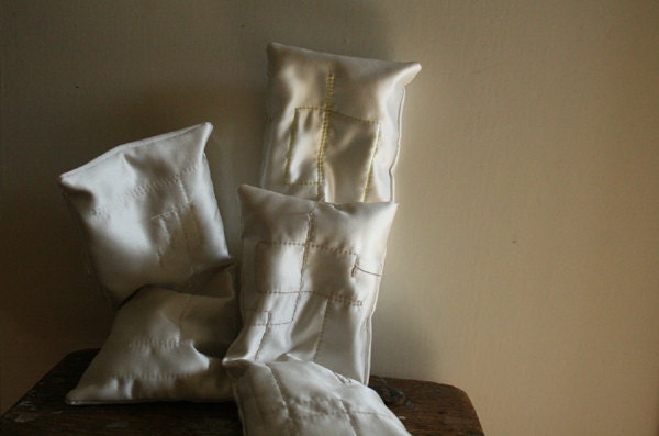 SATIN EYE PILLOWS in ivory filled with organic french lavender and flax seeds. set of 3. weddings. for men and women. ooak by pamelatang