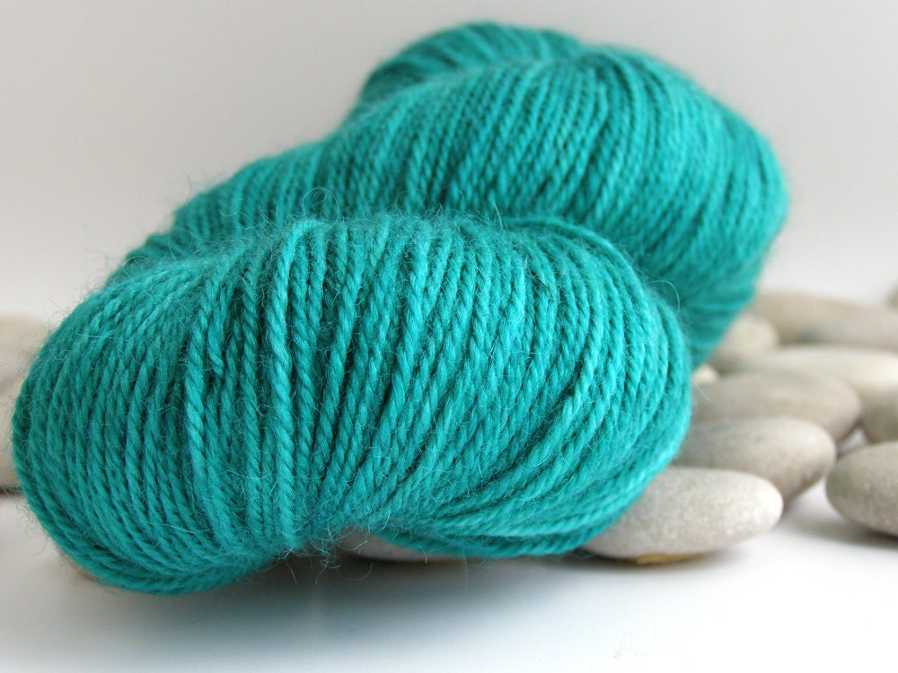Knitting Yarn Hand Dyed Superwash BFL Wool and Nylon Blend 355yds - Emerald