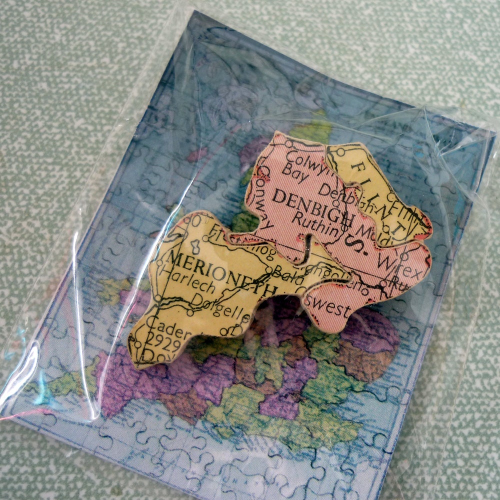 North Wales jigsaw brooch