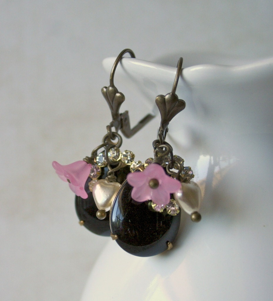 Vintage Dangle Charm Earrings - Ornelia