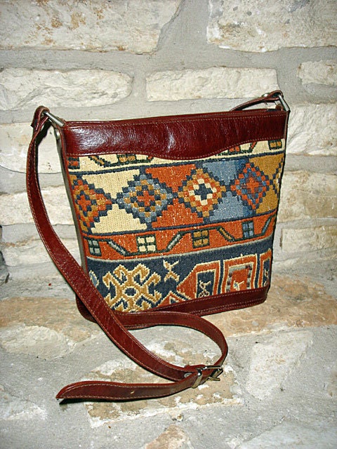 KILIM KIND - vintage 1980s genuine Turkish kilim southwest bucket bag