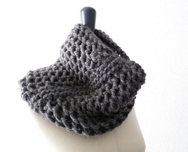 Pure Baby Alpaca Knit Lace Infinity Loop Scarf in Gray for Men and Women. Urban Style. Spring and Winter Fashion Handmade in France.