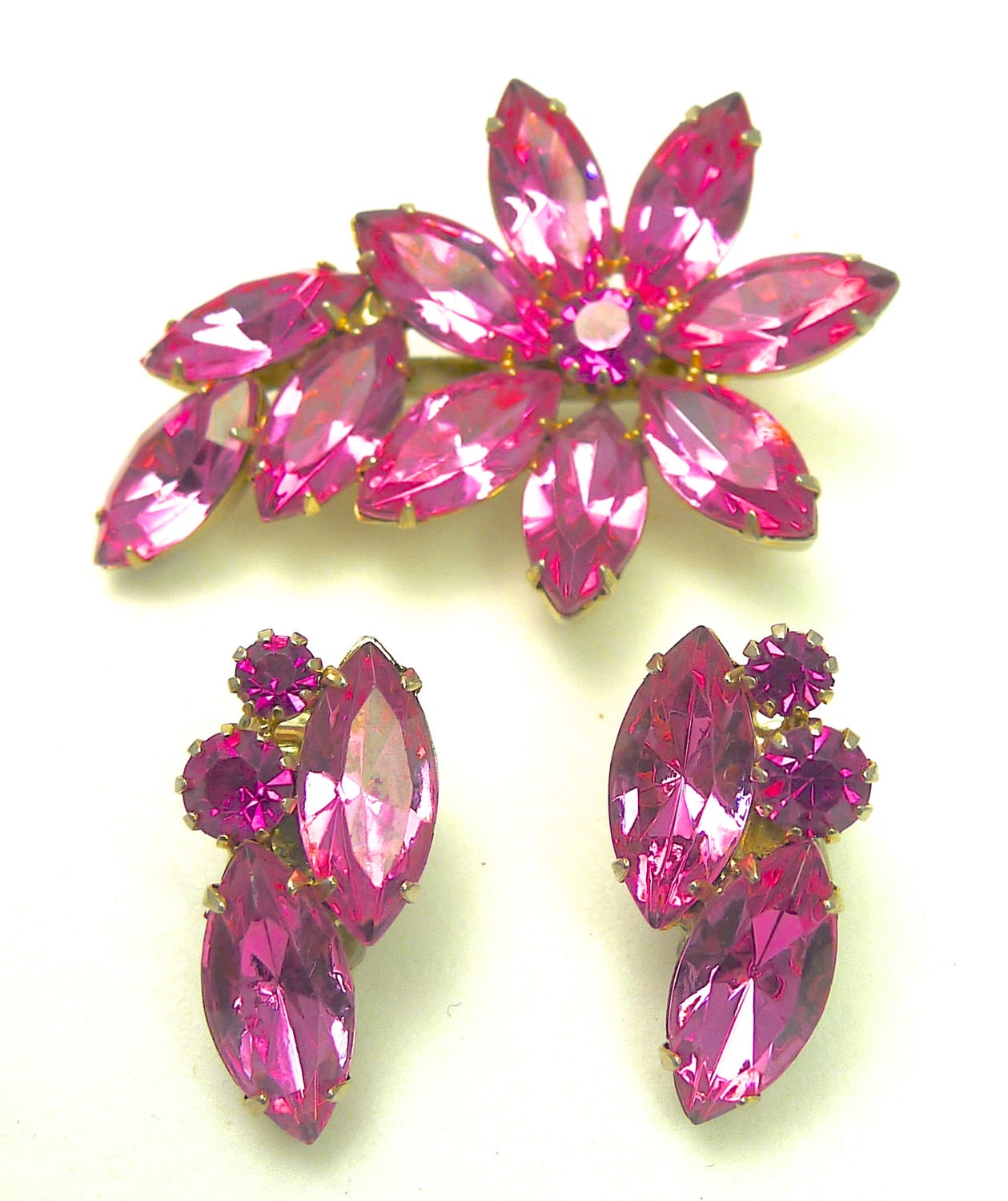 Vintage 50s Pink Rhinestone Pin Brooch and Earrings